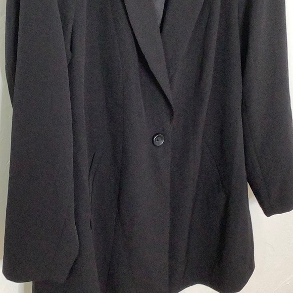 Torrid 2 black one button blazer size 18 / 20 NWT - Picture 4 of 15